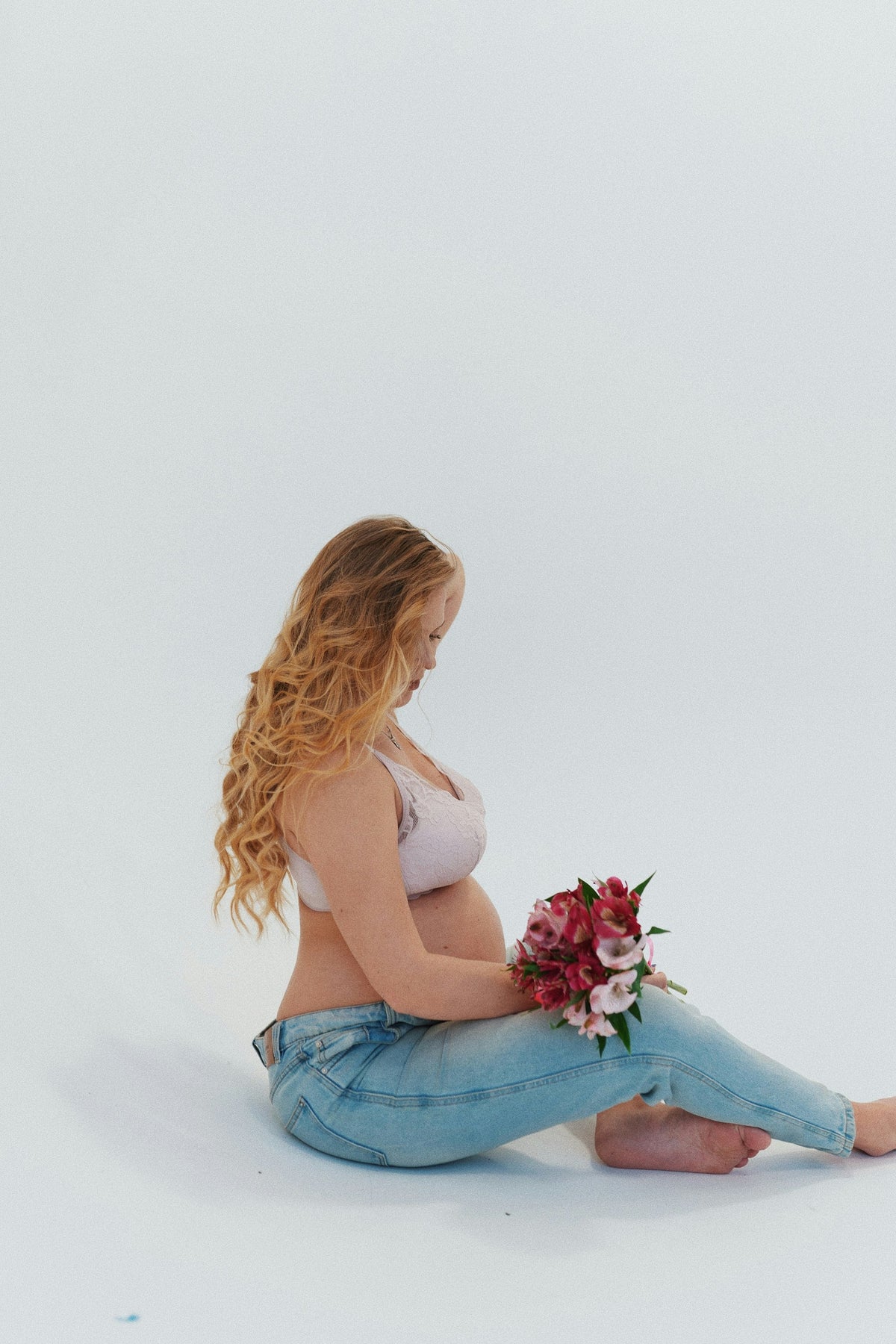 Petal — Lace Bra — independent editorial photograph 2. Photo: Anna Deli; Unsplash 7fMyH-AK-es. Editorial demo, not manufacturer endorsement.