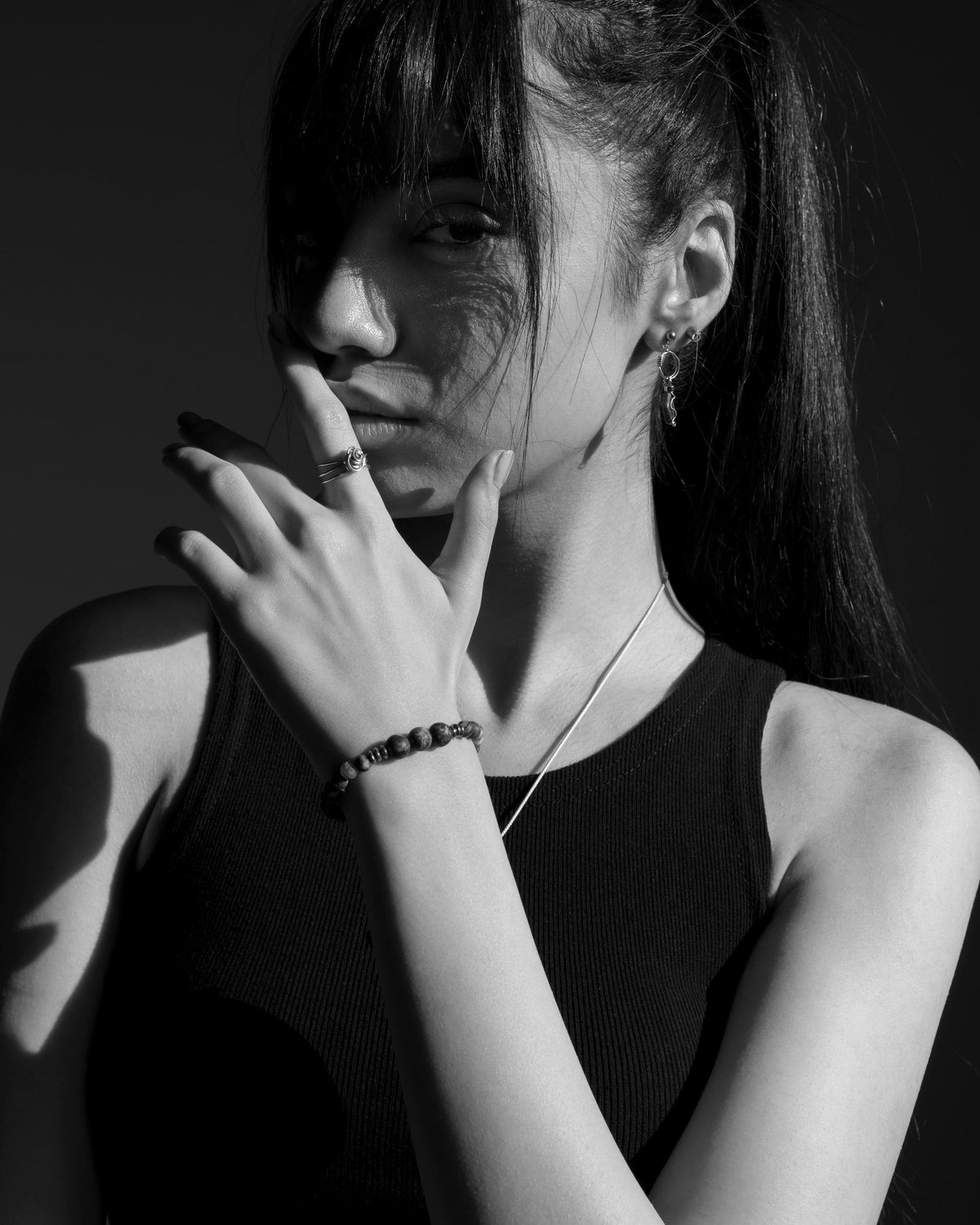 Line ribbed crop — editorial photograph 3