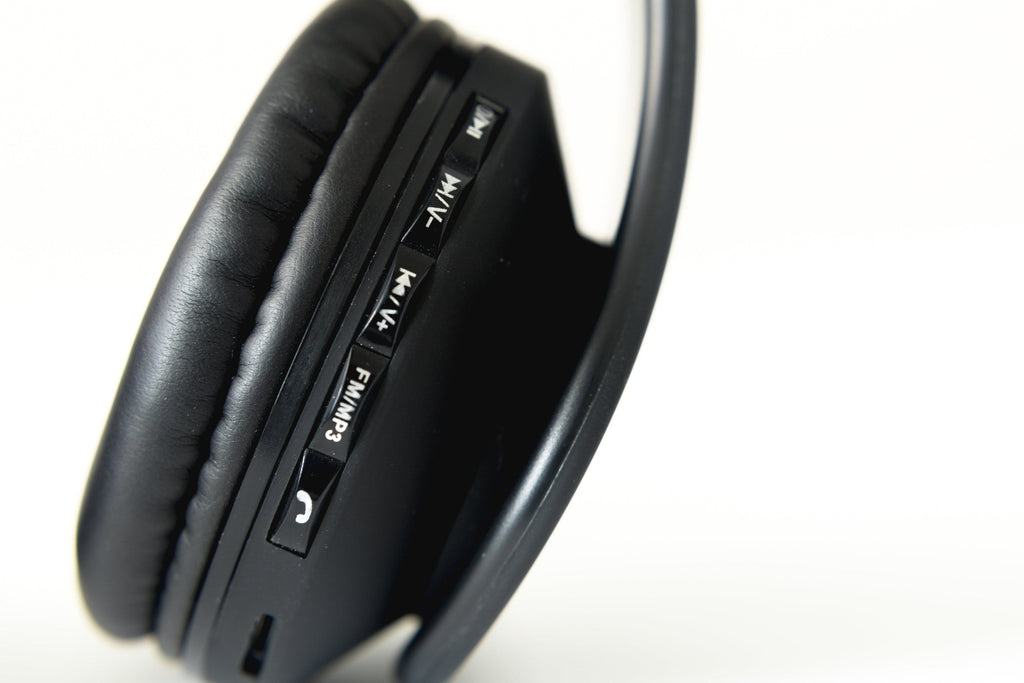 Black Over Ear Headphone — Photographic Demo — photograph 3. Photo: Matthew Henry; https://www.shopify.com/stock-photos/photos/volume-control-headphones. Photographic demo.